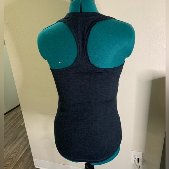 Vuori racer back tank in navy - Picture 2 of 5